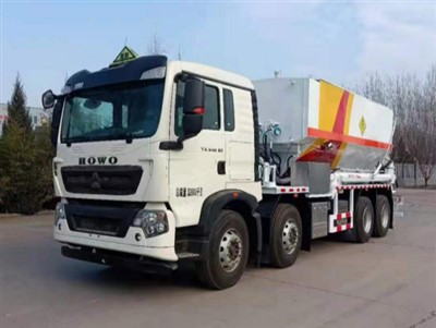 Xe nạp thuốc nổ